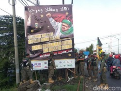 Baliho Habib Rizieq Dicopot, Bagaimana dengan Pamflet di Medsos?