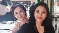 7 Potret Kedekatan Luki Ariani & Sherina Munaf, Ibu-Anak yang Sama-sama Cantik