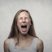 Tips-Tips Ini Akan Membantu Menenangkan Diri Saat Emosi dan Cemas