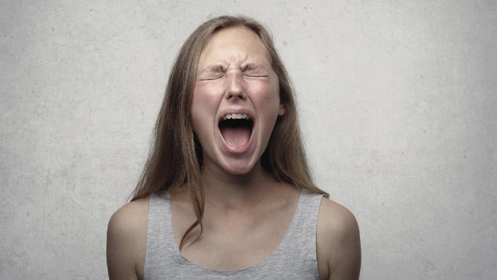 Tips-Tips Ini Akan Membantu Menenangkan Diri Saat Emosi dan Cemas