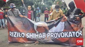Warga Bekuk Pemasang Spanduk Tolak Rizieq, Polisi Lepaskan