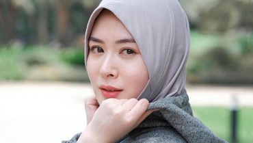 Ayana Moon Rambah Bisnis Jilbab, Eh Dikritik Warganet!