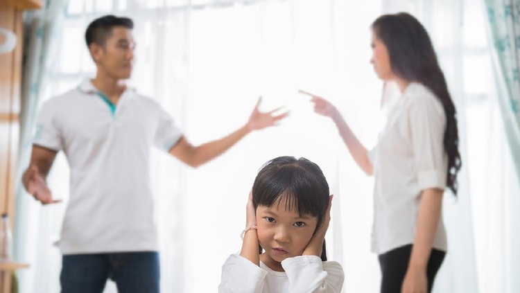 Family quarrel am daughter regrets She did not want to hear parents