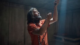 Sinopsis Criminal, Tayang di Bioskop Trans TV Malam Ini