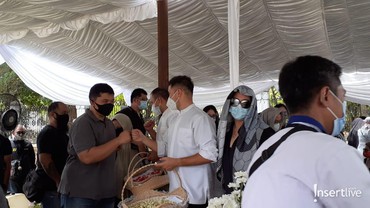 img-title Kesedihan Sissy Prescillia Tak Bisa Penuhi Keinginan Terakhir Sang Mertua