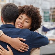Keajaiban Sebuah Pelukan! Healing Hug untuk Kesehatan Jiwa