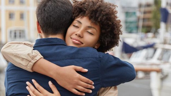 Keajaiban Sebuah Pelukan! Healing Hug untuk Kesehatan Jiwa