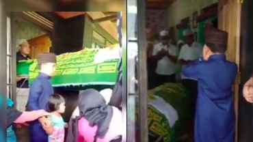img-title Viral Video Sedih Bocah Kumandangkan Azan di Hadapan Jenazah Ibu