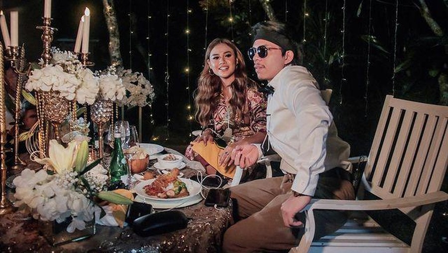 Aurel Hermansyah Kasih Kue Buat Atta Halilintar, Harganya Bikin Kaget