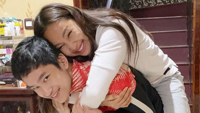 Azka Corbuzier dan Kalina Oktarani Azka Corbuzier dan Kalina Oktarani