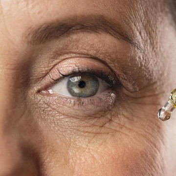 img-title Cari Produk Anti-Aging? Yuk, Kenali Apa Saja Bahannya yang Tepat