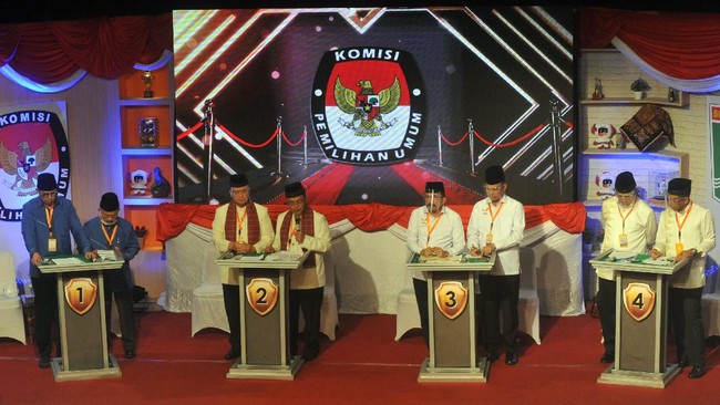 KPU Sumbar secara resmi menetapkan Mahyeldi Ansharullah-Audy Djoinaldy sebagai Gubernur dan Wakil Gubernur Sumbar terpilih dalam Pilkada Sumbar 2020.