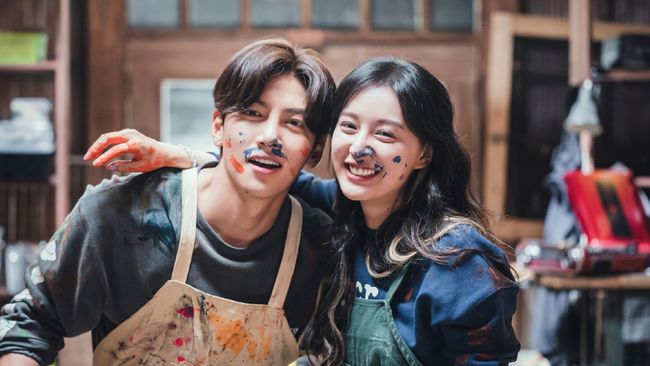 Drama terbaru Ji Chang-wook dan Kim Ji-won, City Couple's Way of Love (Lovestruck in the City), akan tayang di Netflix pada 8 Desember mendatang.
