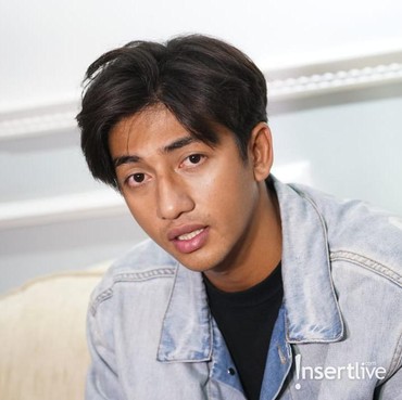 Lirik Lagu Cinta Yang Tak Pantas Dicinta - Harris Vriza