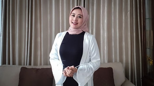 Anggota Komisi V DPR Fraksi Gerindra Iis Rosita Dewi, istri Menteri Kelautan dan Perikanan Edhy Prabowo saat ini masih menjalani pemeriksaan di KPK.