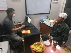 Bubarkan Paksa Demo Tolak Habib Rizieq, Ketua FPI Pekanbaru Ditangkap