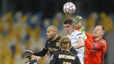 FOTO: Barcelona Perkasa Tanpa Messi Barcelona tampil perkasa meski tampil tanpa pemain utama seperti Lionel Messi saat mengalahkan Dynamo Kiev 4-0 di matchday keempat Liga Champions.