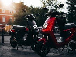Motor Listrik Kalau Mau Laris Harganya Setara BeAT Cs