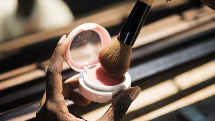 Rekomendasi Blush On Lokal Untuk Pipi Meronamu