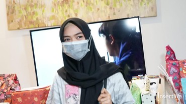img-title Setelah 7 Tahun Kuliah, Akhirnya Ria Ricis Pakai Toga
