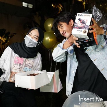Alasan Ria Ricis Hadiahkan Seperangkat Kamera untuk Harris Vriza