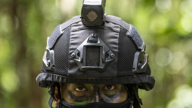 Pangdam Hasanuddin menegaskan seluruh personel TNI di sana dari semua matra termasuk pula dengan Polri tetap solid dan kompak tak terpengaruh pernyataan DPR.