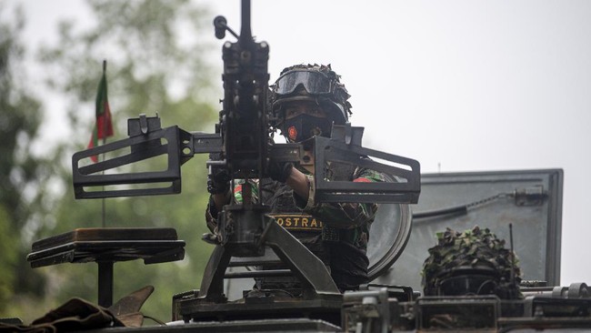 Dispenad menyatakan akun Facebook bernama Eko Frananda yang memakai foto profil salah satu anggota TNI AD lengkap dengan seragam TNI, adalah akun palsu.