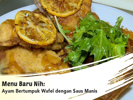 Menu Baru Nih: Ayam Bertumpuk Wafel dengan Saus Manis