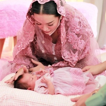 Unggah Video Mengaji bersama Sang putri, Zaskia Gotik Tuai Pujian