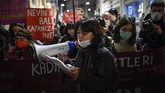 FOTO: Aksi Anti Kekerasan Perempuan di Penjuru Dunia Para aktivis perempuan di dunia mendesak seluruh pemerintah lebih tegas dan responsif menangani kasus kekerasan terhadap wanita.