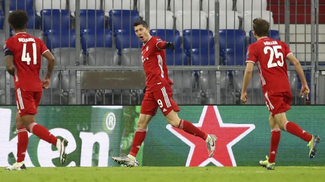 Rangkaian matchday keempat Liga Champions rampung digelar, Kamis (26/11). Hasilnya, sebanyak enam tim berhasil lolos ke babak 16 besar.