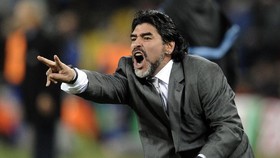 Duka Pele: Berharap Main Bersama Maradona di Langit