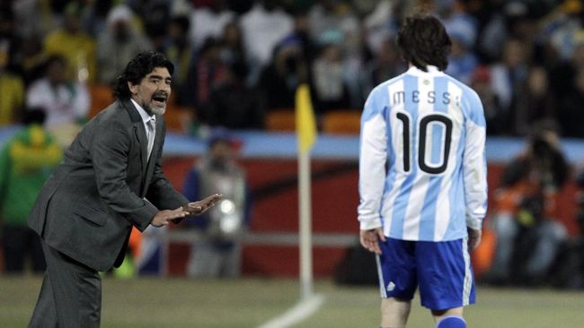 Messi Disebut Tak Punya Gairah Seperti Maradona Manajer Benfica Jorge Jesus menyatakan Lionel Messi tidak memiliki gairah pada sepak bola seperti yang dimiliki oleh Diego Maradona.