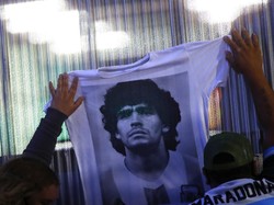 Perjalanan Sang Tangan Tuhan Diego Maradona