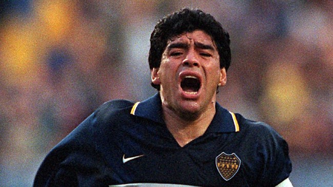 Diego Maradona Berpulang Legenda sepak bola dunia asal Argentina, Diego Maradona, meninggal dunia di rumahnya di Tigres dekat Buenos Aires, Argentina, Rabu (25/11).