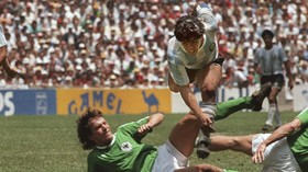 Pelatih Argentina di Piala Dunia 1986 Tak Tahu Maradona Wafat