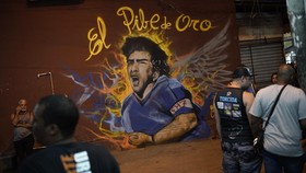 Karyawan Rumah Duka Minta Maaf Selfie dengan Jenazah Maradona