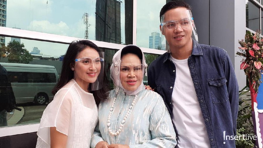 Hetty Koes Endang
