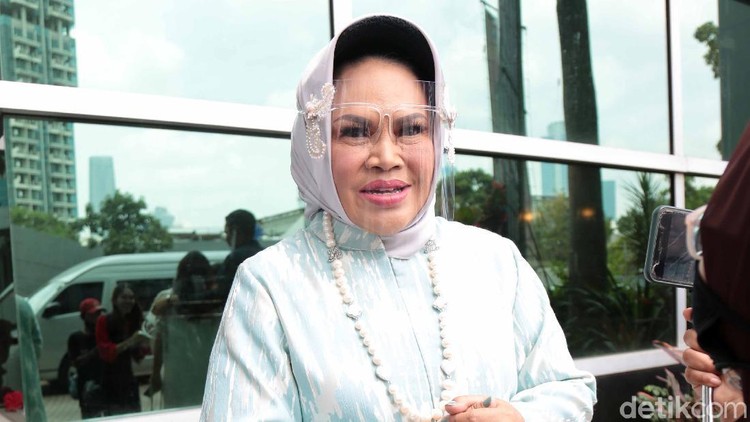 Hetty Koes Endang bersama Afifah dan Faldo Arsa da Aziz