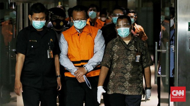 Saksi mengungkap mantan menteri KKP Edhy Prabowo pernah membeli 8 sepeda senilai Rp118,4 juta yang disimpan di rumah dinas.