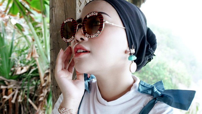 Kacamata Unik Rachel Vennya yang Sukses Bikin Penampilannya Stunning