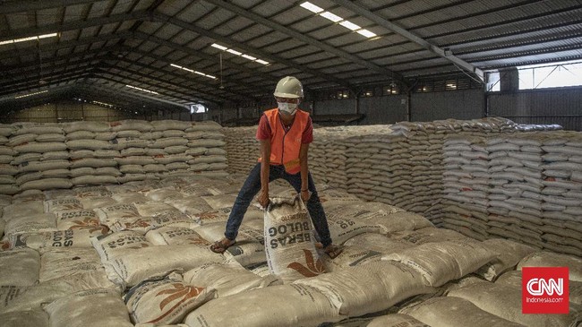 Pihak kepolisian memeriksa lima orang saksi untuk menyelidiki kasus dugaan penyelewengan 500 ton beras yang raib dari Gudang Bulog Bittoeng, Kabupaten Pinrang.