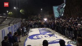 VIDEO: Ribuan Fans Napoli Mengenang Maradona