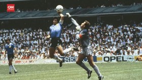 VIDEO: Maradona, Seniman Kontroversial Lapangan Hijau
