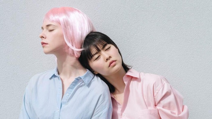 4 DIY Dry Shampoo untuk Setiap Warna Rambut