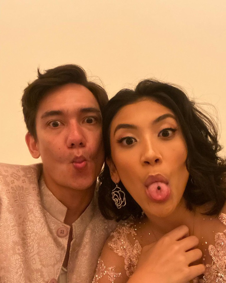 Adipati Dolken & Canti Tachril Adipati Dolken & Canti Tachril