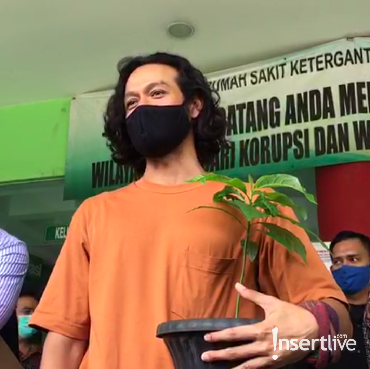 Momen Dwi Sasono Disambut Keluarga Tercinta Usai Bebas