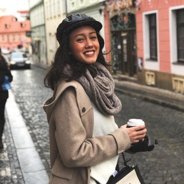 Profil Nabila Sudiro Anak Sulung Tora Sudiro & Anggi Kadiman yang Baru Dilamar