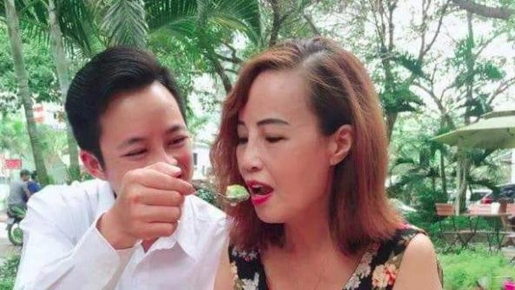 Nenek Menikah dengan Brondong Nenek Menikah dengan Brondong