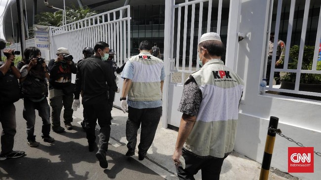 Penggeledahan tersebut terkait dengan penyidikan dugaan korupsi izin ekspor benih lobster yang menjerat Edhy Prabowo sebagai tersangka.
